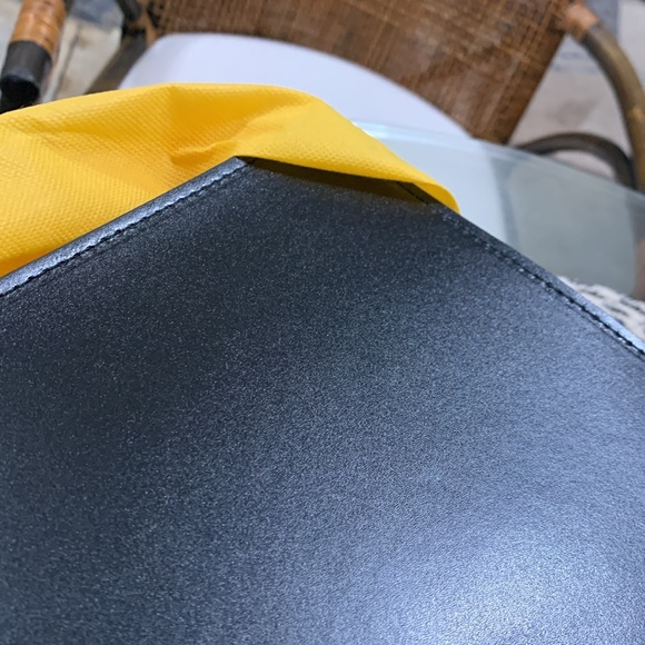 New Valentino Italian Leather Large tote bag - Picture 12 of 16